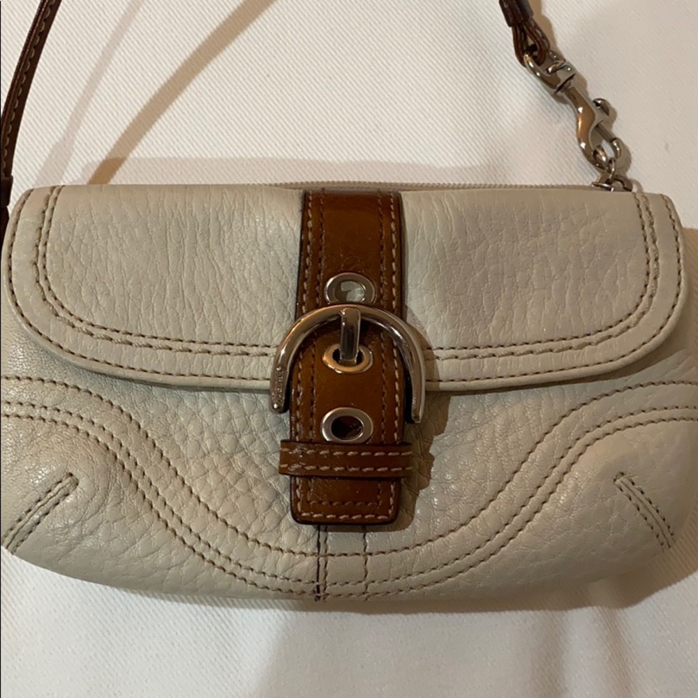 COACH wristlet NWOT - Picture 3 of 7